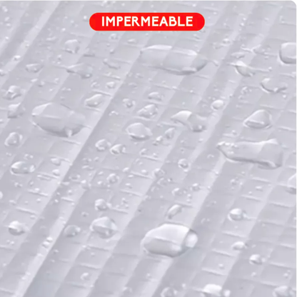 Agua escurriendo sobre la superficie sellada